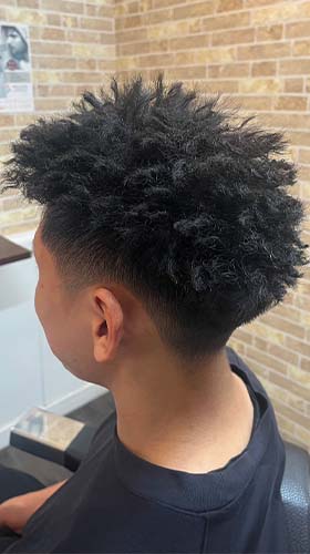針金パーマ🌀(担当 藤森) barber genesisがスタイリングを行なったヘアスタイル