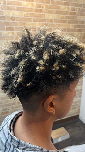 針金パーマ🌀(担当 藤森) barber genesisがスタイリングを行なったヘアスタイル