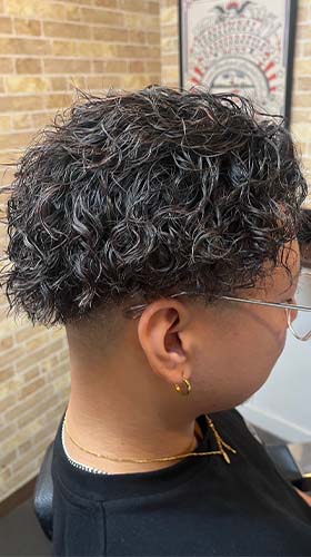 ツイスパフェード(担当 藤森) barber genesisがスタイリングを行なったヘアスタイル